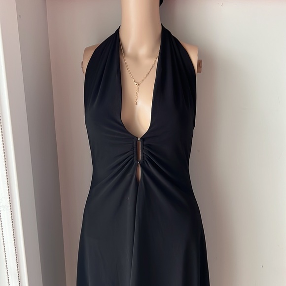 Halter neck dress - Picture 2 of 4
